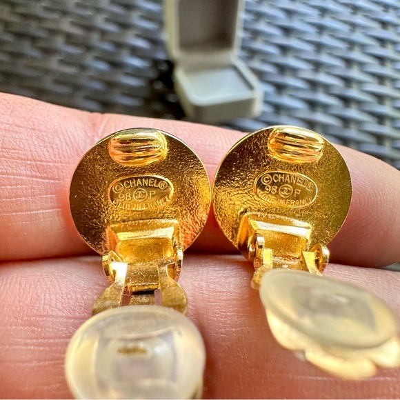 EUC CHANEL Chanel Paris Vintage Gold Metal Small Round Logo Clip On Earrings - Picture 5 of 10